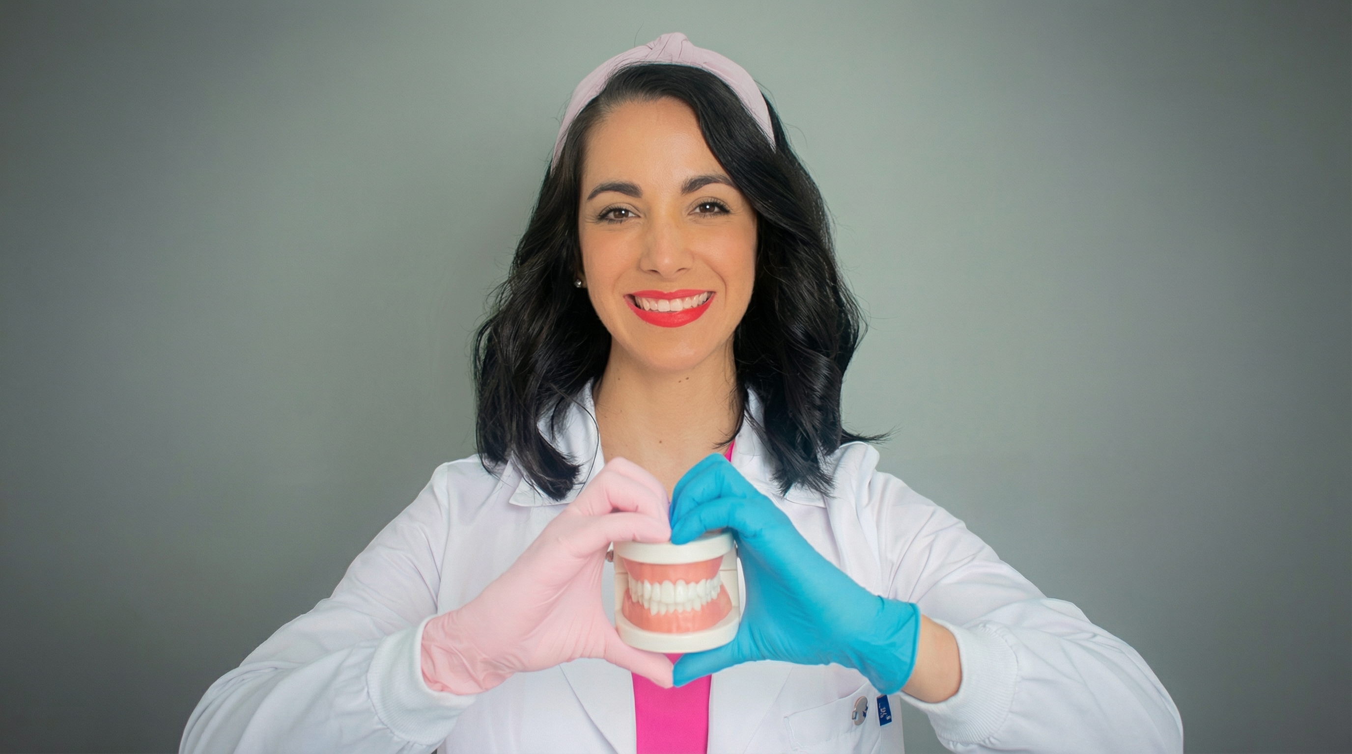 Dra Oli Odontopediatra Profesional y amable en consultorio